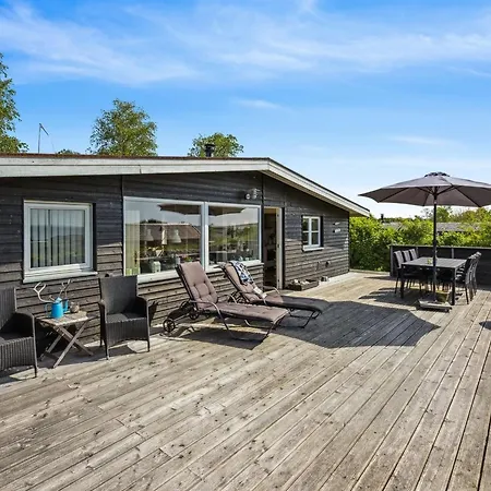 Thrugils - 200m From The Sea By Interhome *